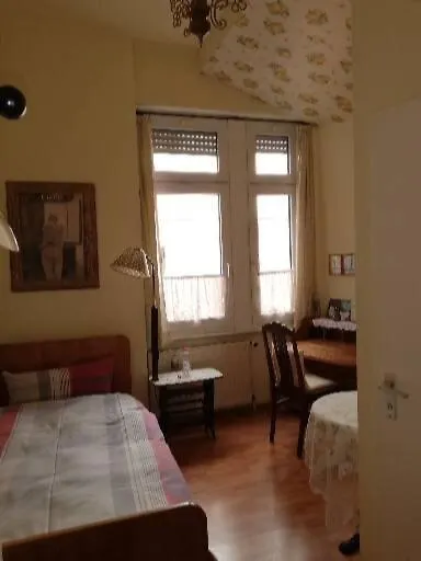 フランクフルト アカーサ ベッド＆ブレックファースト Bed & Breakfast