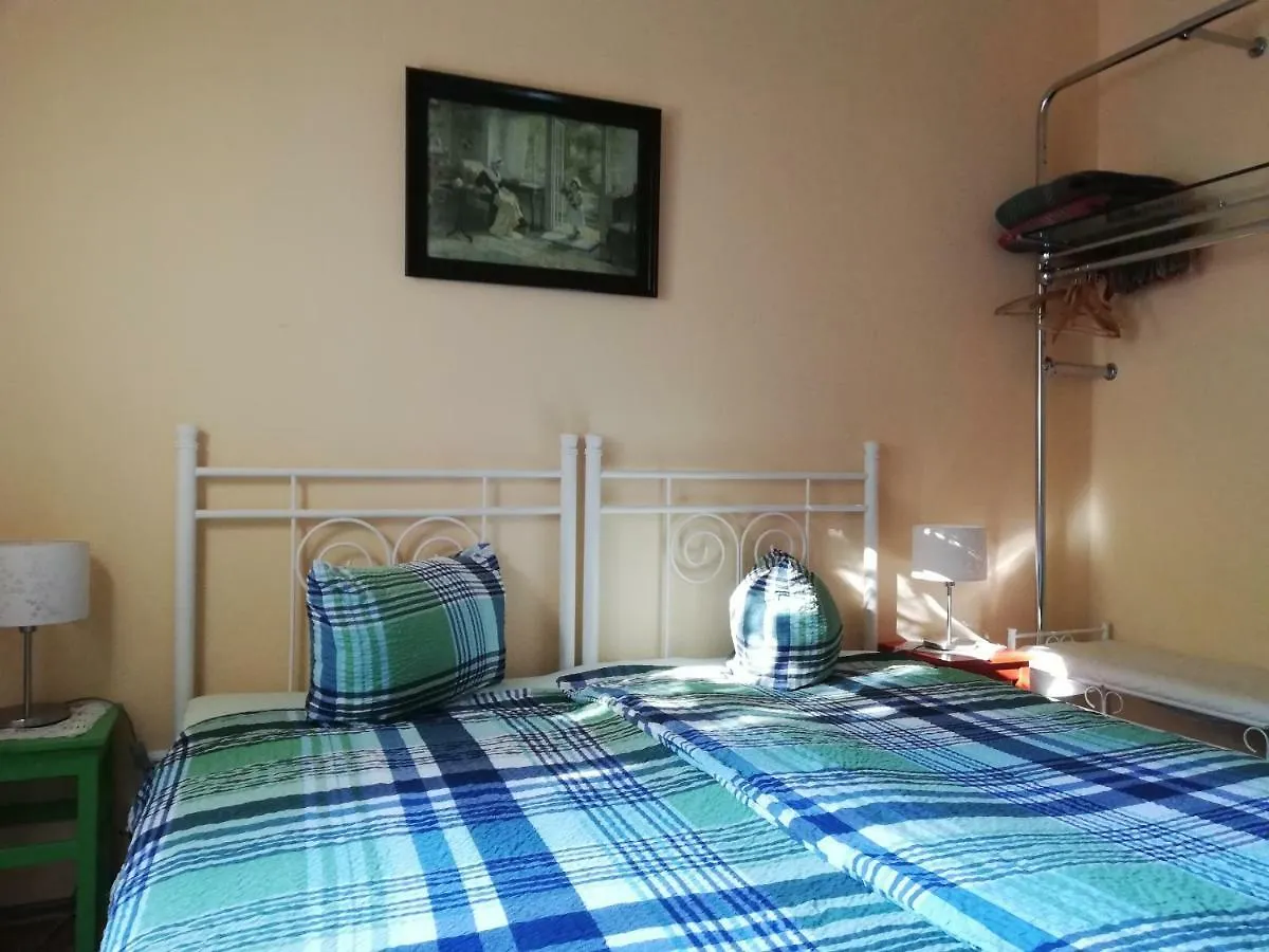 フランクフルト アカーサ ベッド＆ブレックファースト Bed & Breakfast